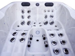 DELUXE Serisi 3 Kişilik Teras ve Bahçe Tipi Dış Mekan Jakuzi – 210 x 165 cm